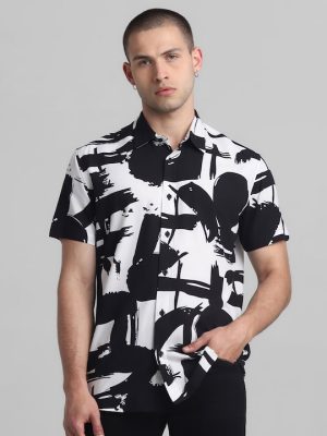 Fit Short Sleeves Opaque Printed Casual Shirt - Contemporary Style