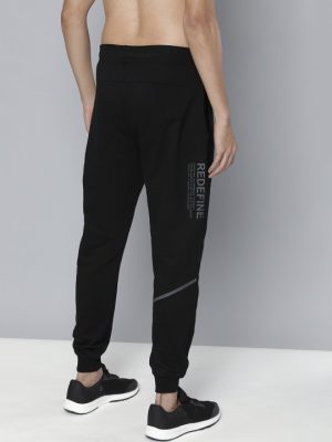 Men Regular Fit Typography Lifestyle Joggers