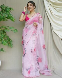 Women Floral Embellished Organza Saree