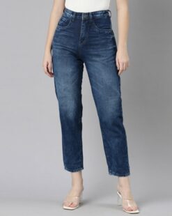 Women's Lightly Washed Relaxed Fit Jeans