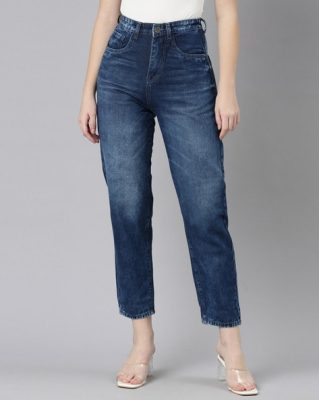 Women's Lightly Washed Relaxed Fit Jeans